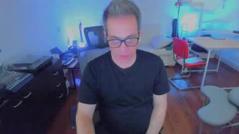 Snapshot of andy0pandi chatting on 8, 10, 2025 Andrew online show from 8, 10, 2025