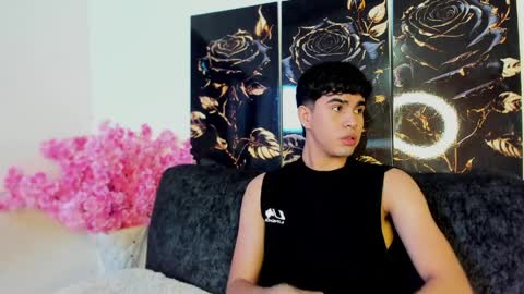 andy_wood1 online show from 6, 4, 2026