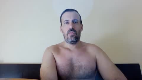 Snapshot of andygym44 chatting on 26, 10, 2025 andygym44 online show from 26, 10, 2025