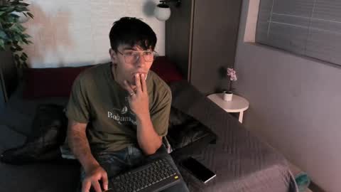 Andy Joy  online show from 6, 10, 2025