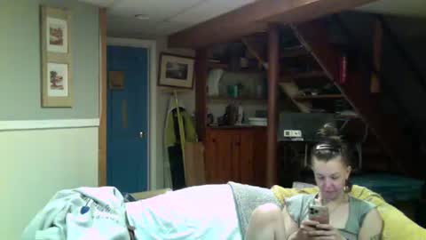 Snapshot of aneoakley chatting on 11, 11, 2025 aneoakley online show from 11, 11, 2025