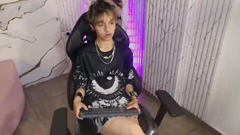 angeel_tay online show from 2, 6, 2026