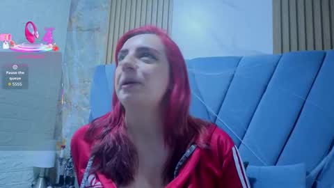 Snapshot of angel__red_ chatting on 2, 11, 2025 angel__red_ online show from 2, 11, 2025