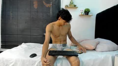 Snapshot of angel_boy0 chatting on 30, 5, 2026 angel_boy0 online show from 30, 5, 2026
