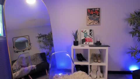 Angel Cooper online show from 1, 6, 2026