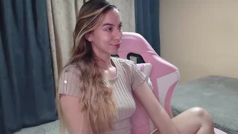 Snapshot of angel_girl10 chatting on 24, 7, 2026 Angel Girl online show from 24, 7, 2026