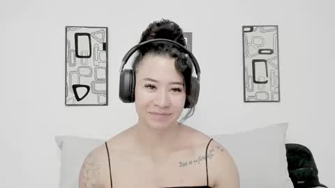 Snapshot of angel_martins chatting on 1, 2, 2026 Angel online show from 1, 2, 2026