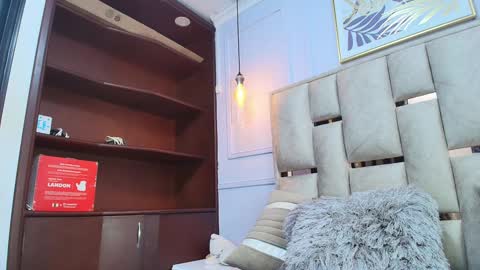 Nicolle  online show from 18, 1, 2025