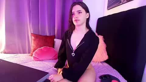Snapshot of angel_shinyy chatting on 4, 7, 2026 Angel online show from 4, 7, 2026
