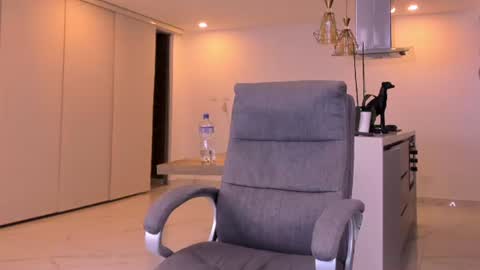 Snapshot of angela_bonetti chatting on 24, 7, 2026 Angela Bonetti online show from 24, 7, 2026