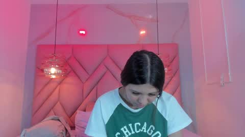 Snapshot of angelaa_cute chatting on 6, 6, 2026 ANGELA online show from 6, 6, 2026