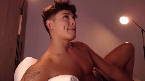 Snapshot of angelcossio chatting on 11, 3, 2025 Angel online show from 11, 3, 2025