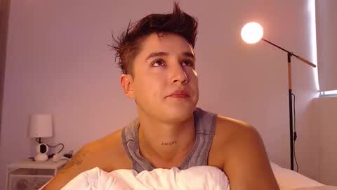 Snapshot of angelcossio chatting on 17, 10, 2025 Angel online show from 17, 10, 2025