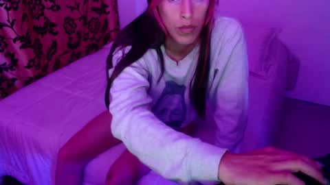 Snapshot of angele_johnson chatting on 5, 2, 2025 angele online show from 5, 2, 2025