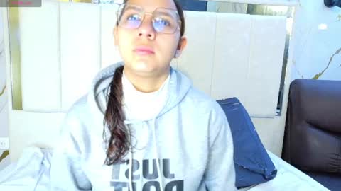 Snapshot of angeles_azul chatting on 24, 6, 2026 angel online show from 24, 6, 2026
