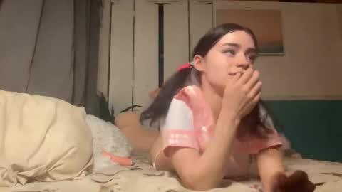 Alina Ari online show from 4, 3, 2025