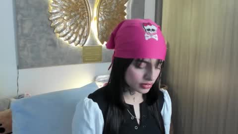 Angeline Smith  online show from 1, 11, 2025