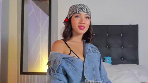 Snapshot of angelique_murphy chatting on 11, 9, 2025 Angelique Murphy online show from 11, 9, 2025