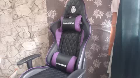 angela online show from 15, 4, 2026