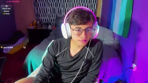 Snapshot of angelito18_twink chatting on 11, 6, 2026 Angel online show from 11, 6, 2026