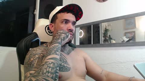 Snapshot of angellatino0 chatting on 1, 12, 2024 angellatino0 online show from 1, 12, 2024