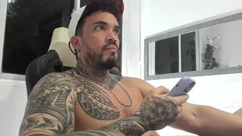 Snapshot of angellatino0 chatting on 2, 1, 2025 angellatino0 online show from 2, 1, 2025