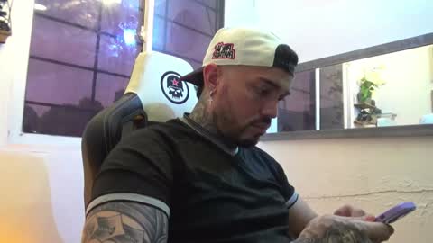 Snapshot of angellatino0 chatting on 5, 1, 2025 angellatino0 online show from 5, 1, 2025
