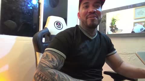Snapshot of angellatino0 chatting on 6, 1, 2025 angellatino0 online show from 6, 1, 2025