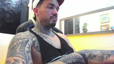 Snapshot of angellatino0 chatting on 5, 2, 2025 angellatino0 online show from 5, 2, 2025