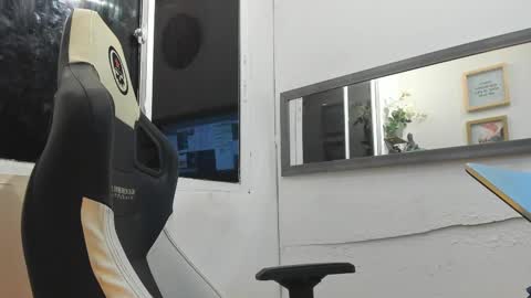 Snapshot of angellatino0 chatting on 11, 2, 2025 angellatino0 online show from 11, 2, 2025