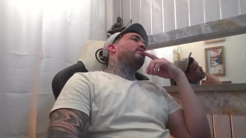 Snapshot of angellatino0 chatting on 16, 10, 2025 angellatino0 online show from 16, 10, 2025