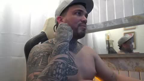 Snapshot of angellatino0 chatting on 19, 10, 2025 angellatino0 online show from 19, 10, 2025