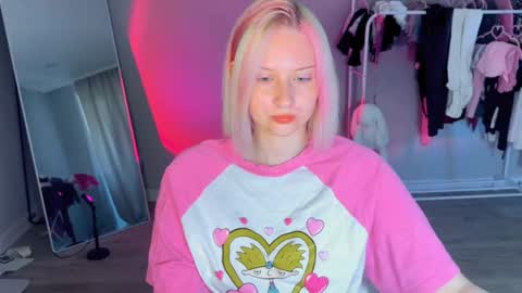 Snapshot of angellisss chatting on 31, 5, 2026 Cutie online show from 31, 5, 2026
