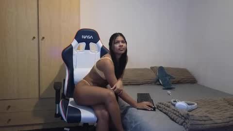 Angelly online show from 29, 10, 2025