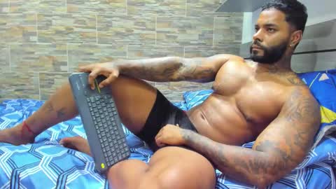 angelo_evans33 online show from 16, 12, 2025