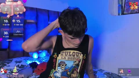 Snapshot of angelocute_ chatting on 28, 12, 2024 Angelo I work from home this is my room  online show from 28, 12, 2024