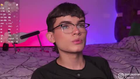 Snapshot of angelocute_ chatting on 17, 10, 2025 Angelo I work from home this is my room  online show from 17, 10, 2025