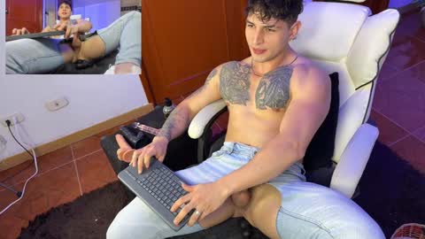 Snapshot of angeloferro1 chatting on 19, 12, 2024 Angelo Ferro online show from 19, 12, 2024