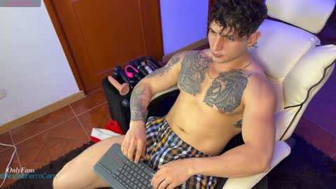 Snapshot of angeloferro1 chatting on 25, 12, 2024 Angelo Ferro online show from 25, 12, 2024