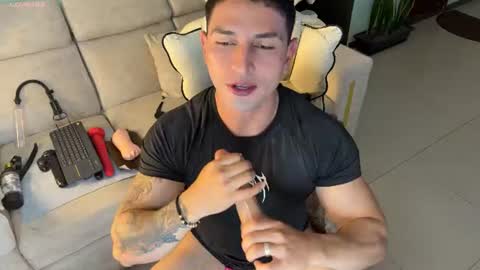 Angelo Ferro online show from 3, 7, 2026