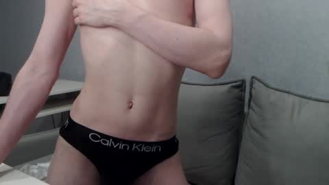 Snapshot of angelraaay chatting on 2, 2, 2025 Angel online show from 2, 2, 2025