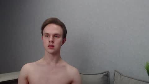 Snapshot of angelraaay chatting on 5, 2, 2025 Angel online show from 5, 2, 2025