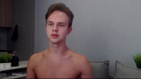 Snapshot of angelraaay chatting on 12, 9, 2025 Angel online show from 12, 9, 2025