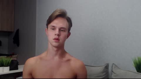 Snapshot of angelraaay chatting on 14, 9, 2025 Angel online show from 14, 9, 2025