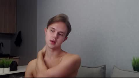 Snapshot of angelraaay chatting on 24, 10, 2025 Angel online show from 24, 10, 2025