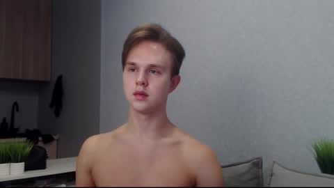 Snapshot of angelraaay chatting on 26, 10, 2025 Angel online show from 26, 10, 2025