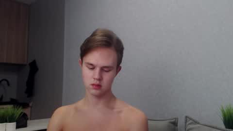 Snapshot of angelraaay chatting on 1, 11, 2025 Angel online show from 1, 11, 2025