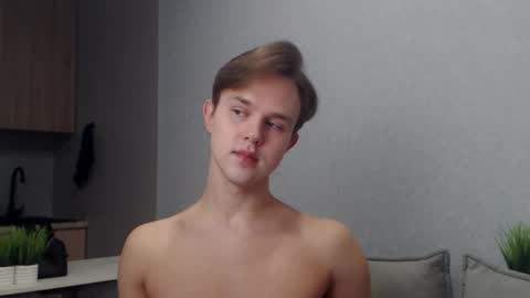 Snapshot of angelraaay chatting on 10, 11, 2025 Angel online show from 10, 11, 2025