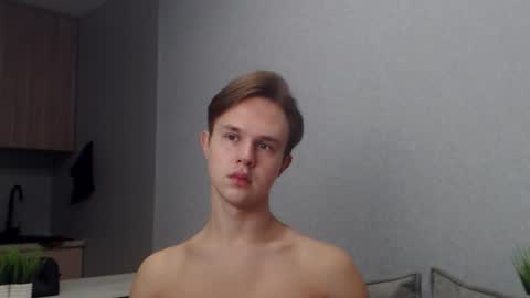 Snapshot of angelraaay chatting on 14, 11, 2025 Angel online show from 14, 11, 2025