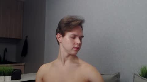 Snapshot of angelraaay chatting on 16, 12, 2025 Angel online show from 16, 12, 2025